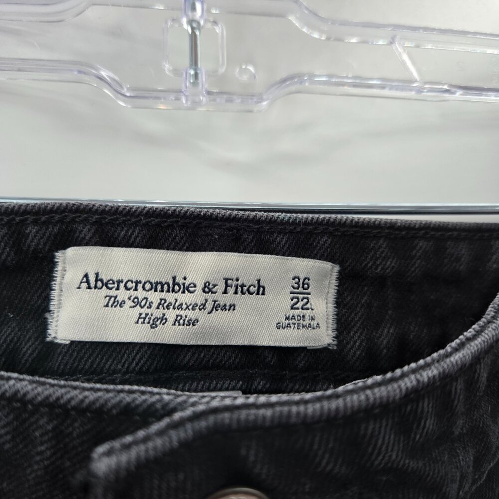Abercrombie and Fitch Black Curve 90s High-Rise Split Hem Jeans 36L/22L - Picture 9 of 12